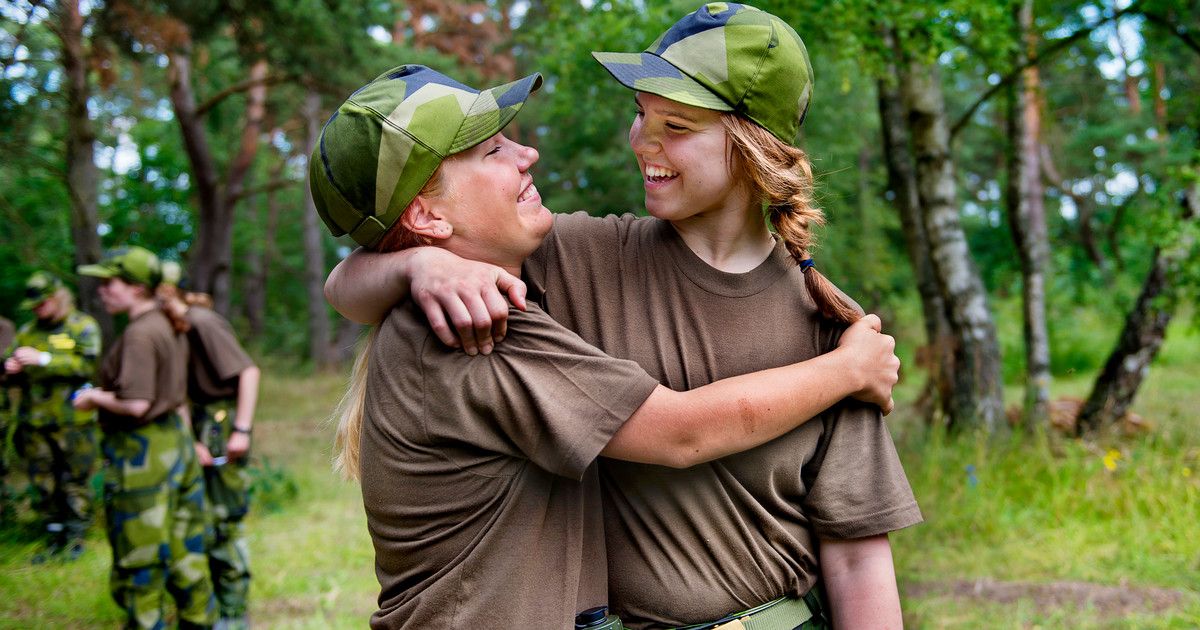Foto på aktiva personer inom Svenska Lottakåren